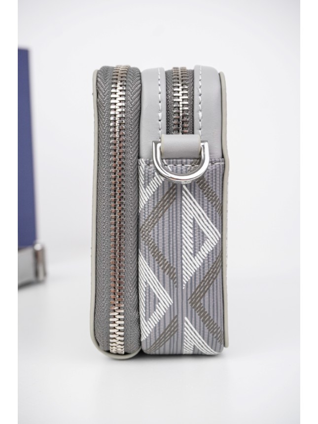 DIOR-Diamond-Oblique-Clutch