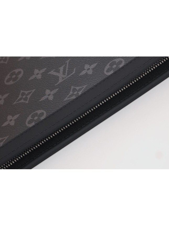 LOUIS VUITTON Pochette Voyage in Classic Full Monogram