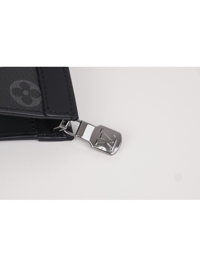 LOUIS VUITTON Pochette Voyage in Classic Full Monogram