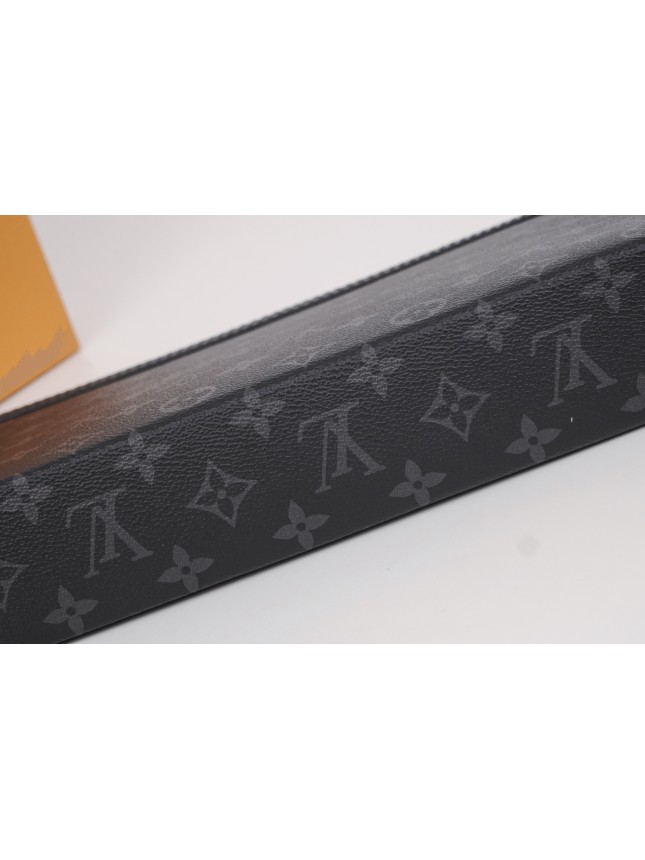 LOUIS VUITTON Pochette Voyage in Classic Full Monogram