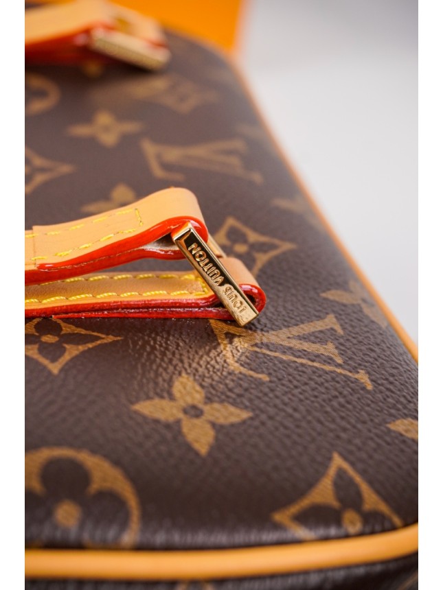 LOUIS VUITTON Petite Malle ("Smiling Trunk Box")