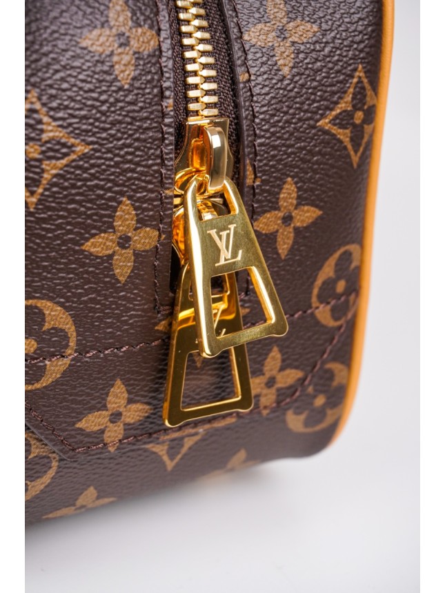 LOUIS VUITTON Petite Malle ("Smiling Trunk Box")