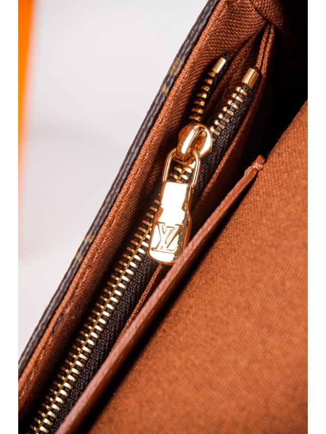 Louis Vuitton Underarm Chain Bag