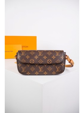 Louis Vuitton Underarm Chain Bag