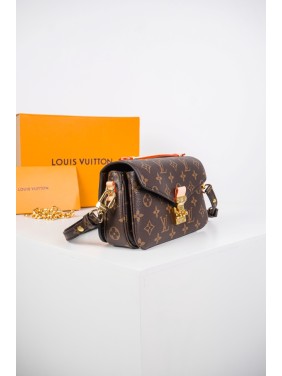 Louis Vuitton Pochette Métis Messenger Bag