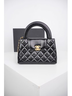 Chanel Quilted Calfskin Chain Shoulder Crossbody Bag