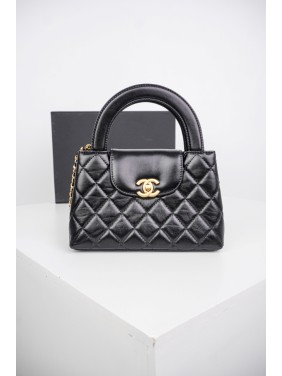 Chanel Quilted Calfskin Chain Shoulder Crossbody Bag