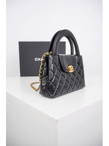 Chanel Quilted Calfskin Chain Shoulder Crossbody Bag