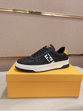 Fendi's latest men's cowhide casual shoes