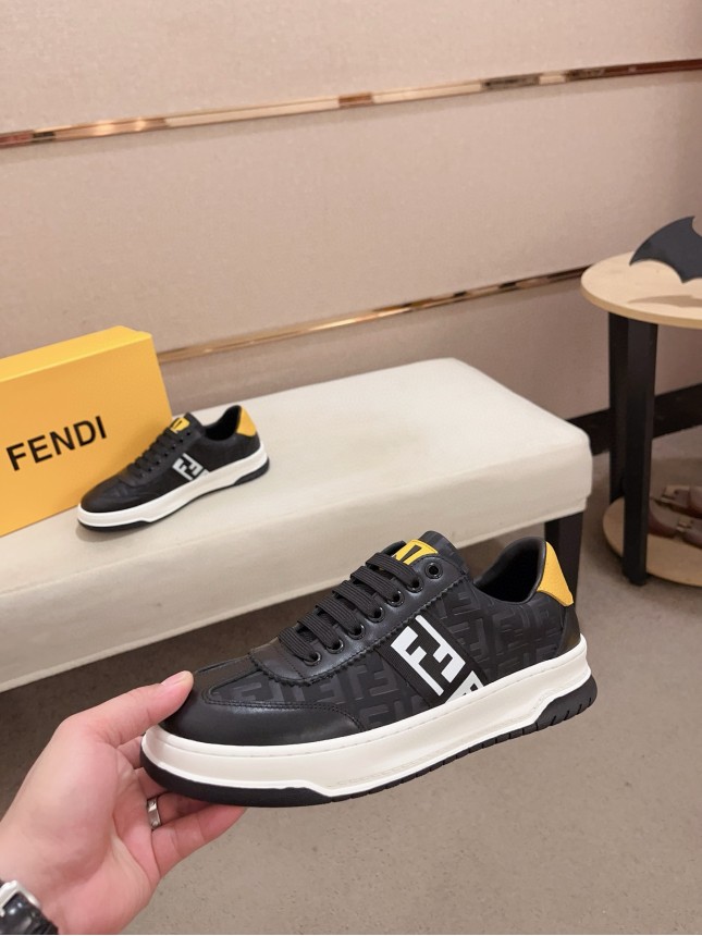 Fendi's latest men's cowhide casual shoes