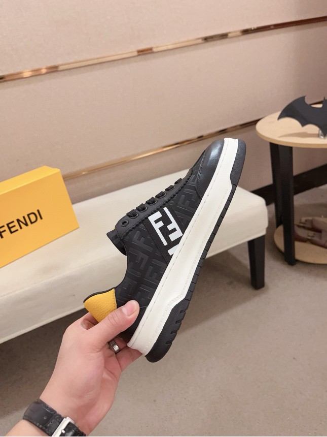 Fendi's latest men's cowhide casual shoes